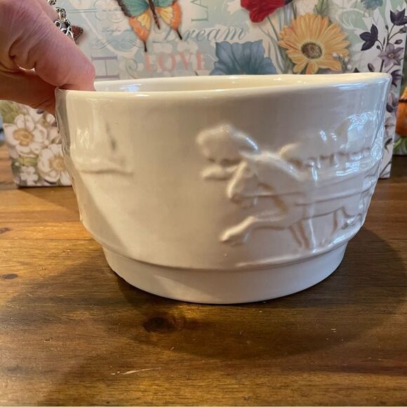 Vintage Haeger pottery Horse drawn sleigh white bow or planter - Picture 8 of 10